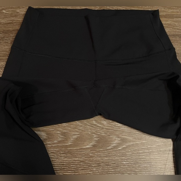 Lululemon Wunder Under Crop High-Rise *Scallop Full-On Luxtreme 23" in Black 12 - Picture 8 of 9